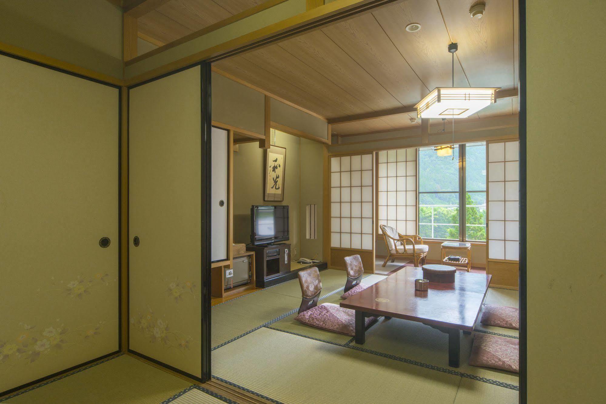 Hotel Gujo Hachiman Exterior foto